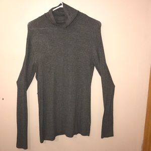 Gray ribbed turtle neck